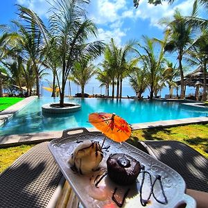 U Story Resort